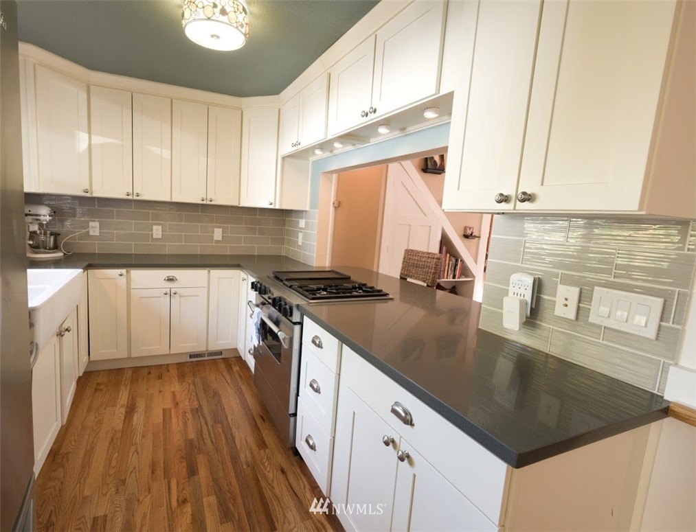 23 218th Place Southeast Bothell, WA 98021 - Photo 10 of 27