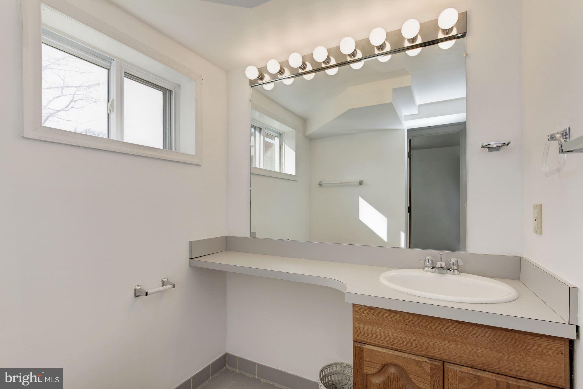 2605 Higbee Road Adelphi, MD 20783 - Photo 29 of 31 Full Bath