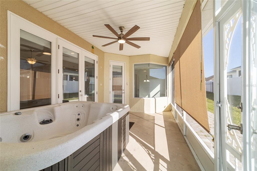 6429 Southwest 45th Avenue Ocala, FL 34474 - Photo 45 of 56 a bathroom with a tub sink and mirror