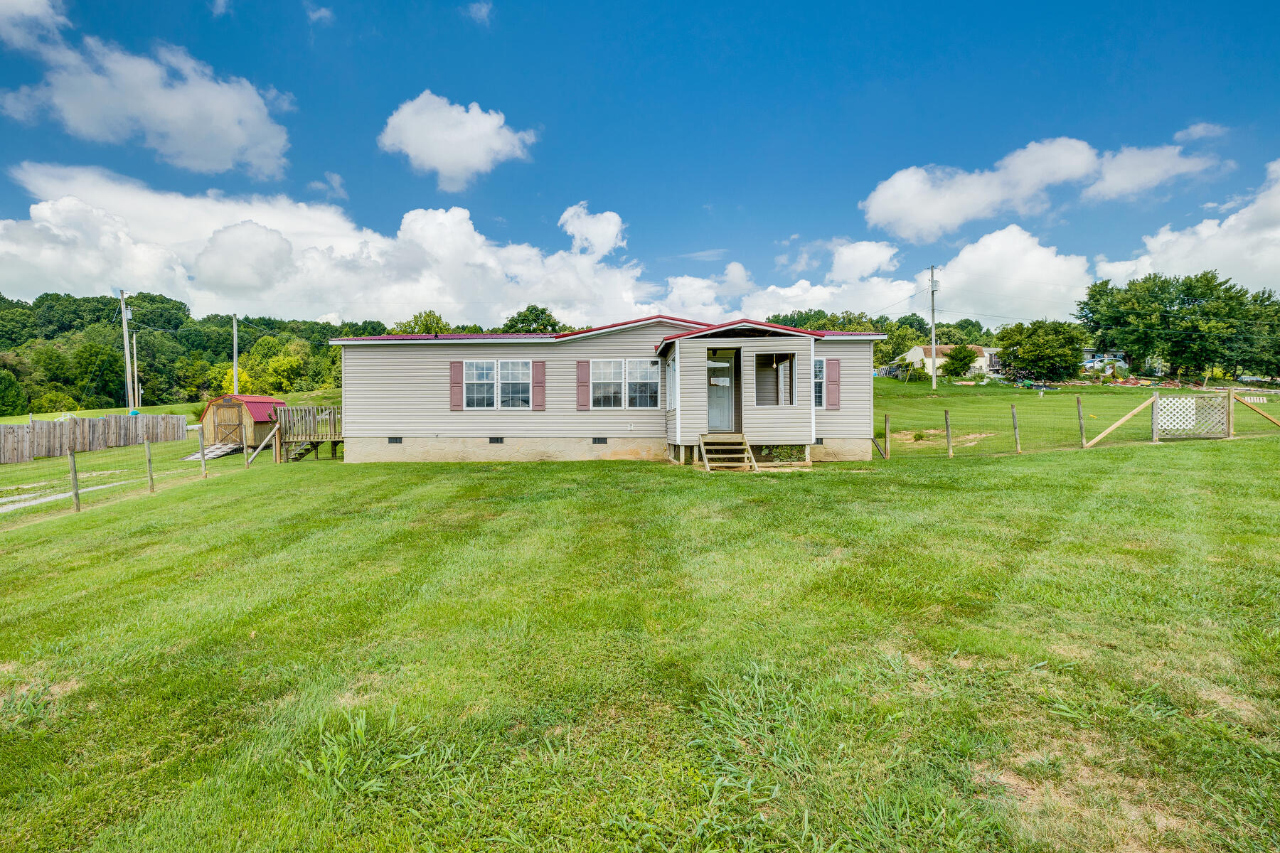 85 Clay Way Greeneville, TN 37745 - Photo 1 of 39 001