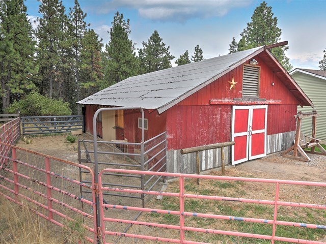 6102 South Campbell Road Greenacres, WA 99016 - Photo 16 of 20 Gallery Image 16