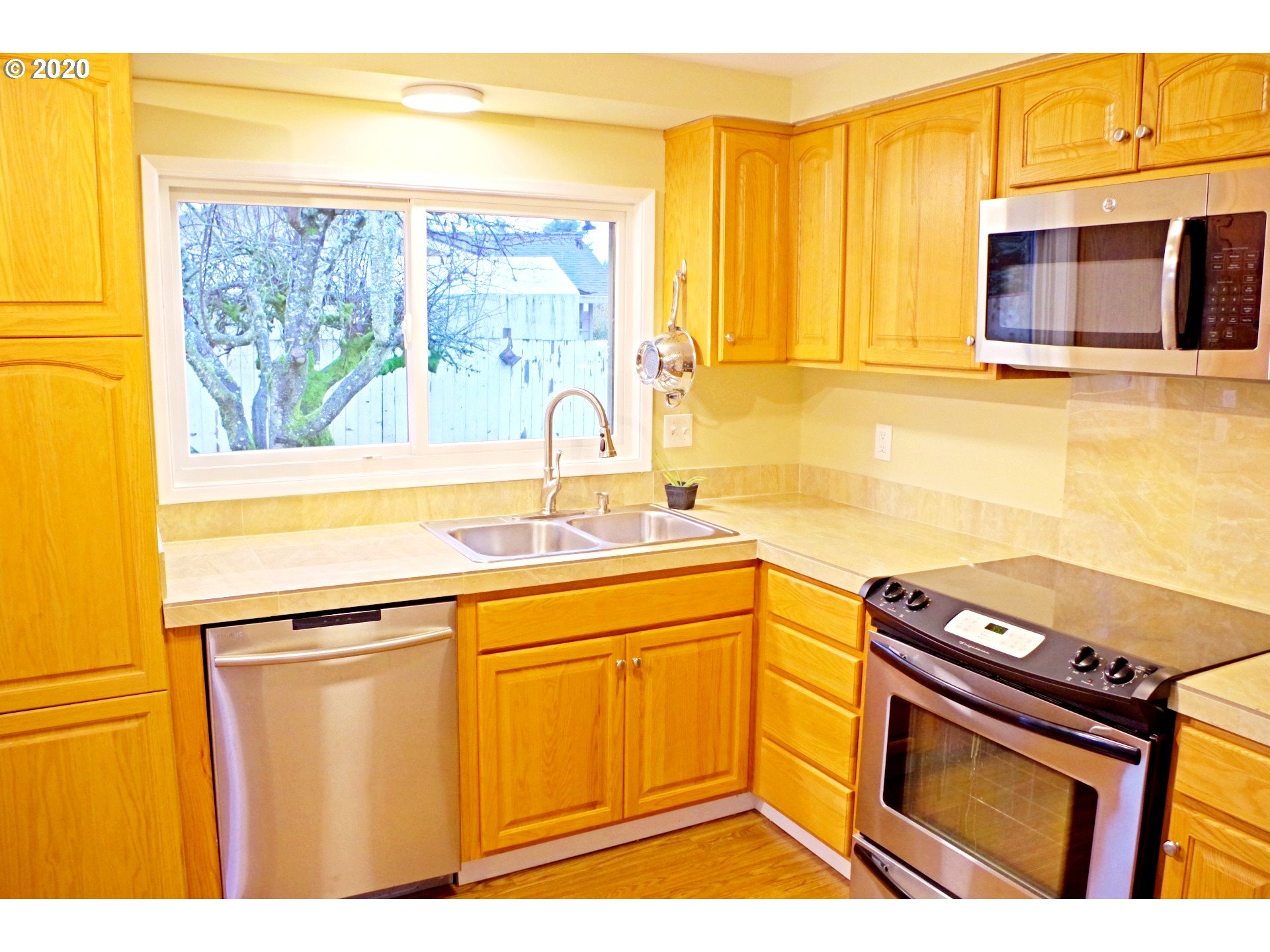1816 Fir Road Forest Grove, OR 97116 - Photo 7 of 32 Gallery Image 7