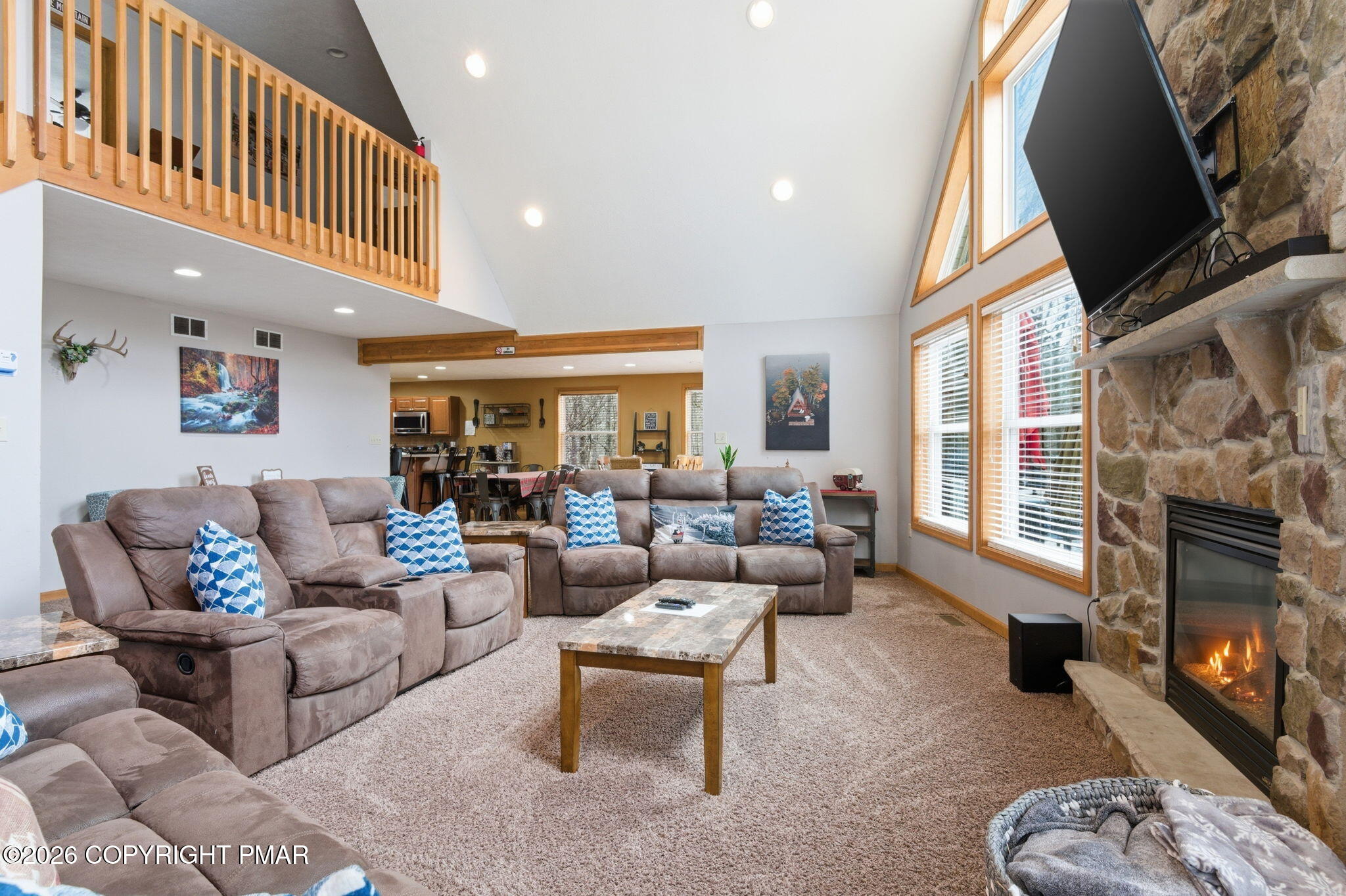 677 South Old Stage Road Albrightsville, PA 18210 - Photo 12 of 67 Living Area