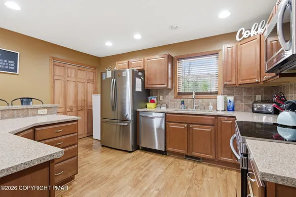 $890,000 | 677 South Old Stage Road, Albrightsville, PA 18210