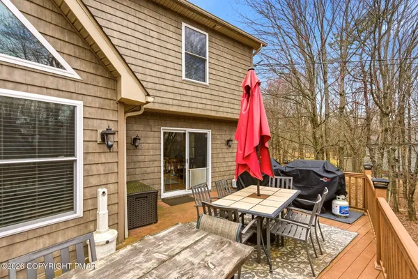 $890,000 | 677 South Old Stage Road, Albrightsville, PA 18210