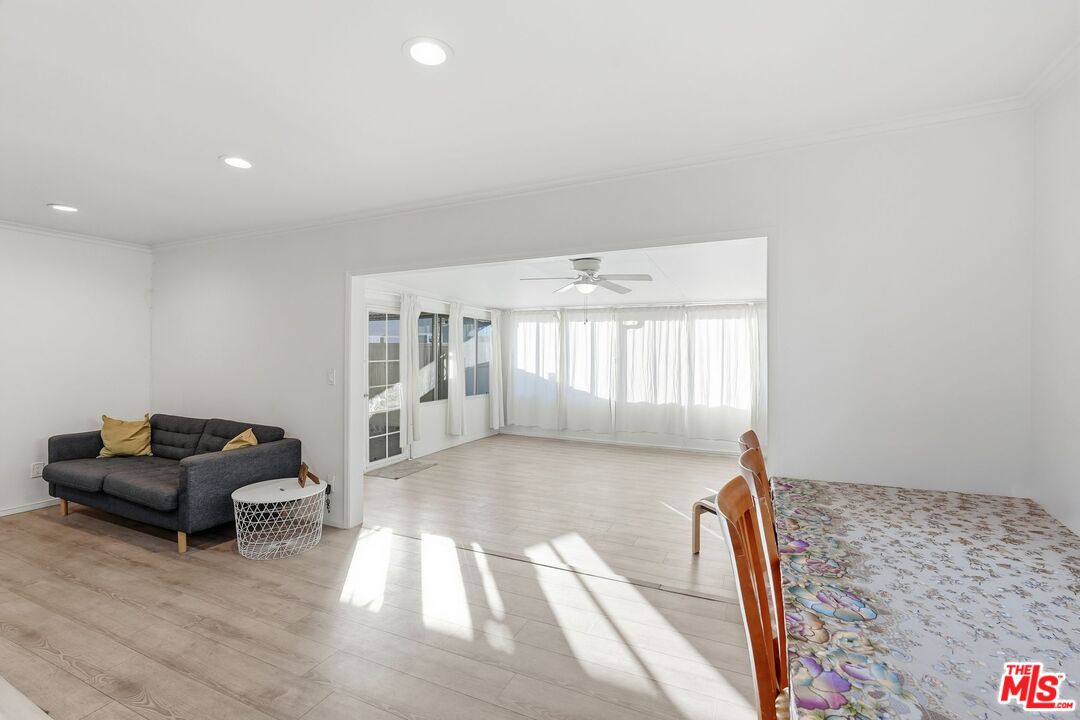 10401 Amigo Avenue Porter Ranch, CA 91326 - Photo 11 of 36