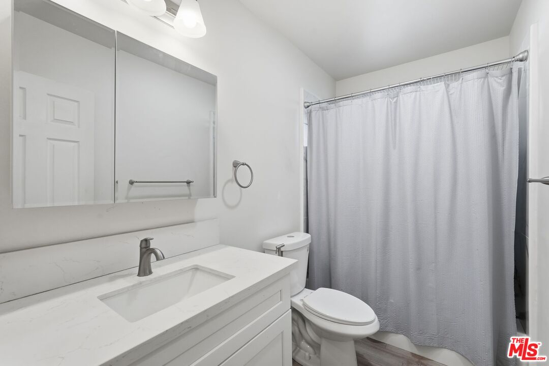 10401 Amigo Avenue Porter Ranch, CA 91326 - Photo 15 of 36