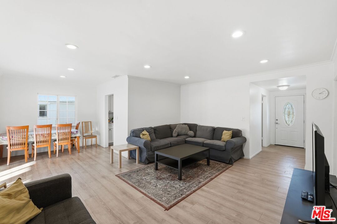 10401 Amigo Avenue Porter Ranch, CA 91326 - Photo 3 of 36