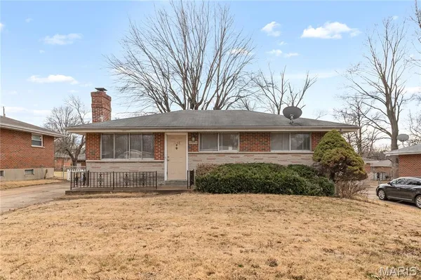 $1,250 | 1158 Reale Avenue, St. Louis, MO 63138