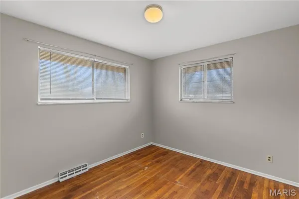 $1,250 | 1158 Reale Avenue, St. Louis, MO 63138