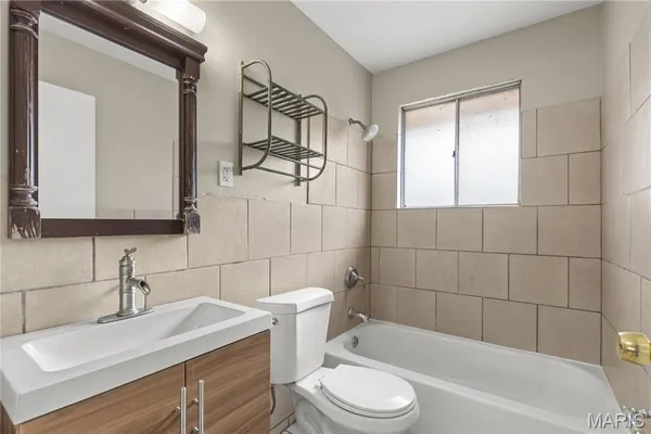$1,250 | 1158 Reale Avenue, St. Louis, MO 63138