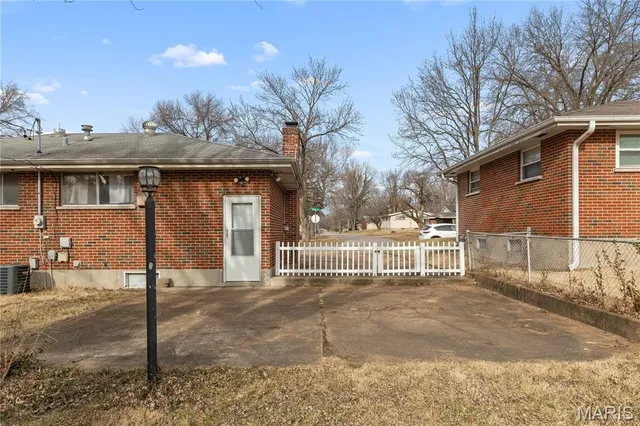 $900 | 1158 Reale Avenue, St. Louis, MO 63138