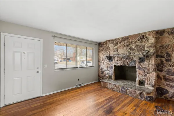 $1,250 | 1158 Reale Avenue, St. Louis, MO 63138