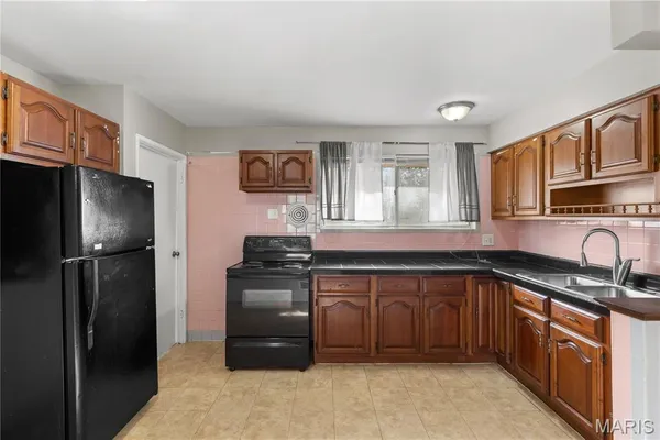 $1,250 | 1158 Reale Avenue, St. Louis, MO 63138