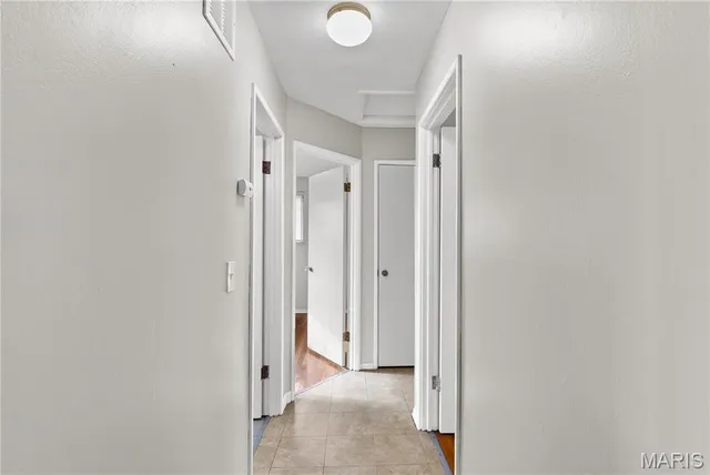 $900 | 1158 Reale Avenue, St. Louis, MO 63138