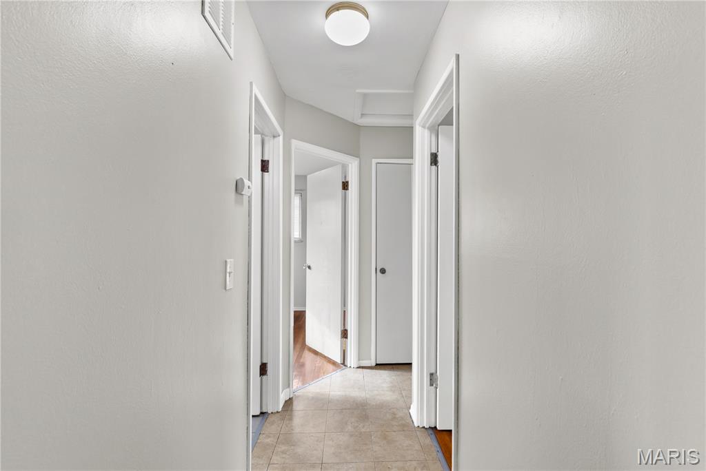 1158 Reale Avenue St. Louis, MO 63138 - Photo 9 of 18