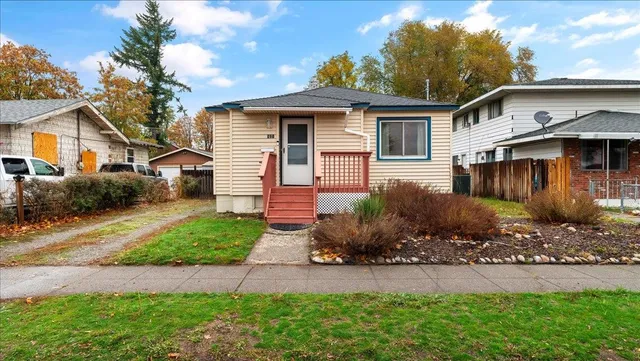 $240,000 | 921 East Lacrosse Avenue, Spokane, WA 99207