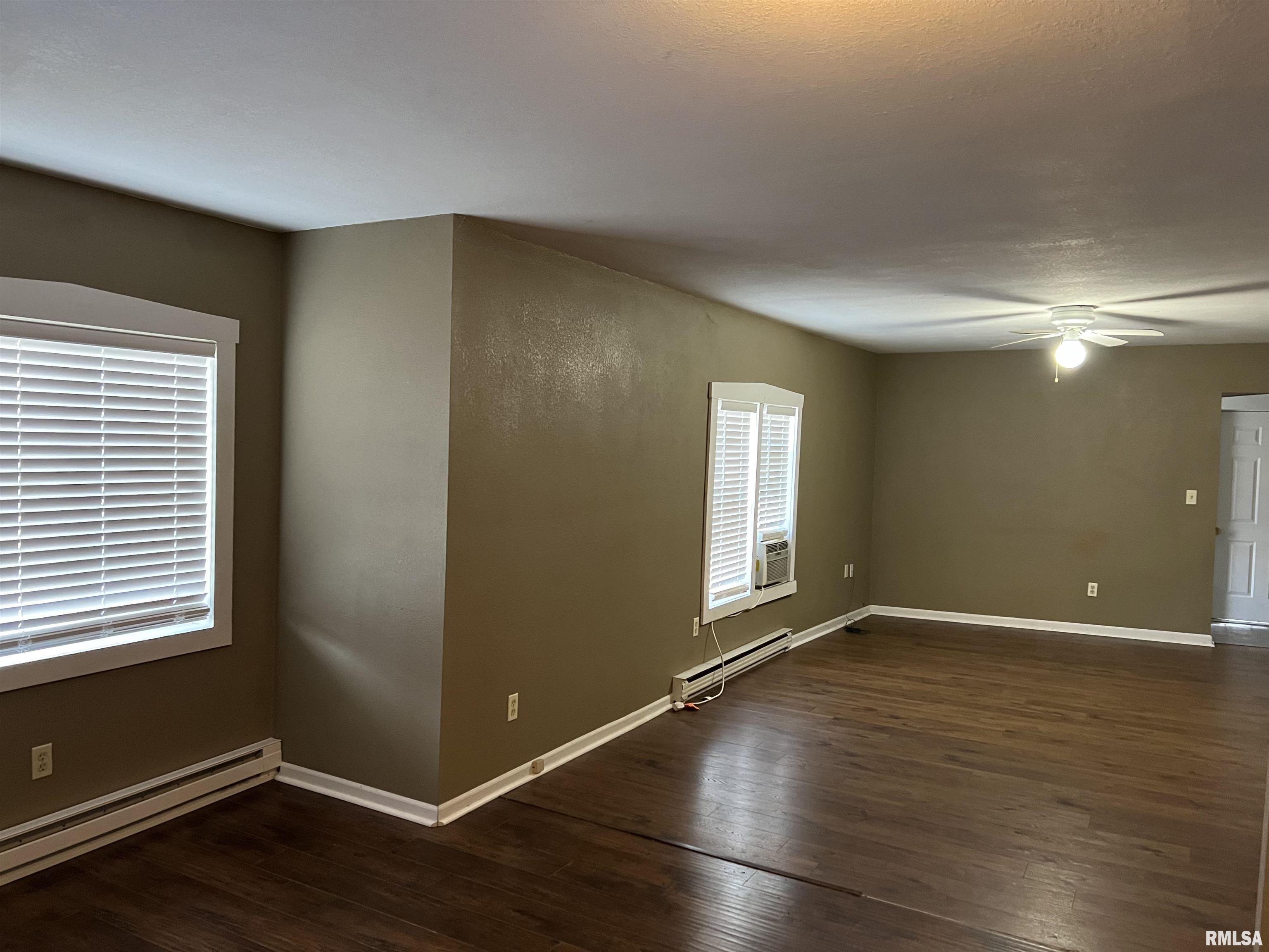 135 East Main Street Mount Sterling, IL 62353 - Photo 3 of 18