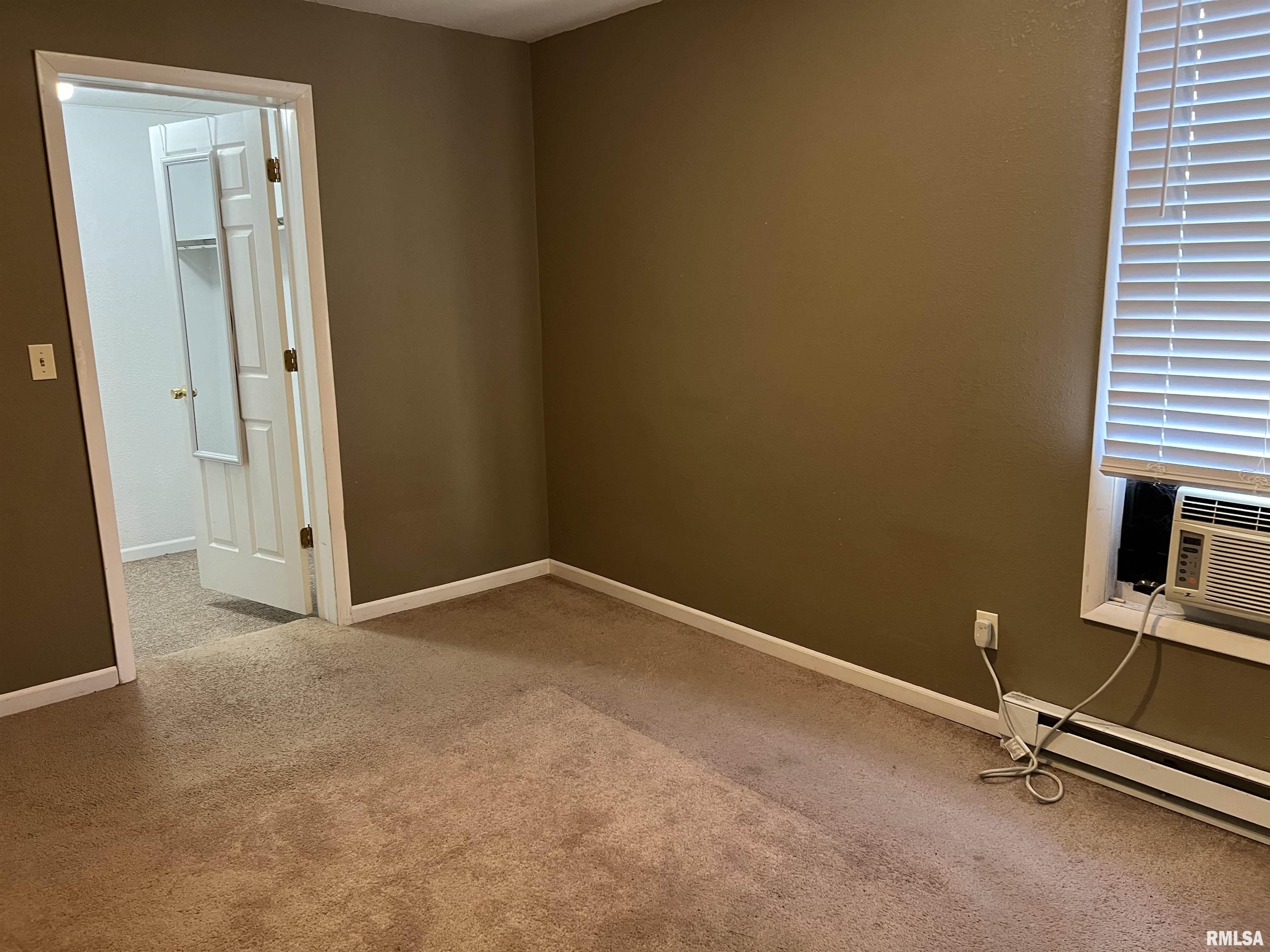 135 East Main Street Mount Sterling, IL 62353 - Photo 9 of 18