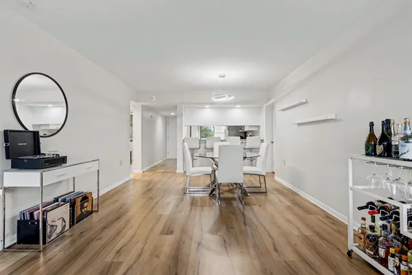 $2,500 | 1518 Whitehall Drive, Unit 204, Davie, FL 33324