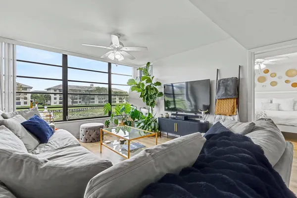 $2,500 | 1518 Whitehall Drive, Unit 204, Davie, FL 33324