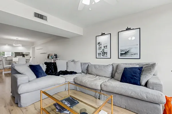 $2,500 | 1518 Whitehall Drive, Unit 204, Davie, FL 33324