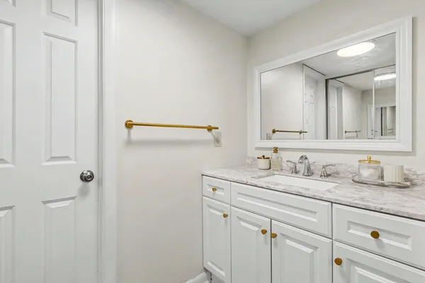 $2,500 | 1518 Whitehall Drive, Unit 204, Davie, FL 33324