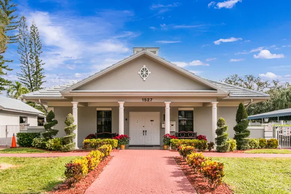 $2,500 | 1518 Whitehall Drive, Unit 204, Davie, FL 33324