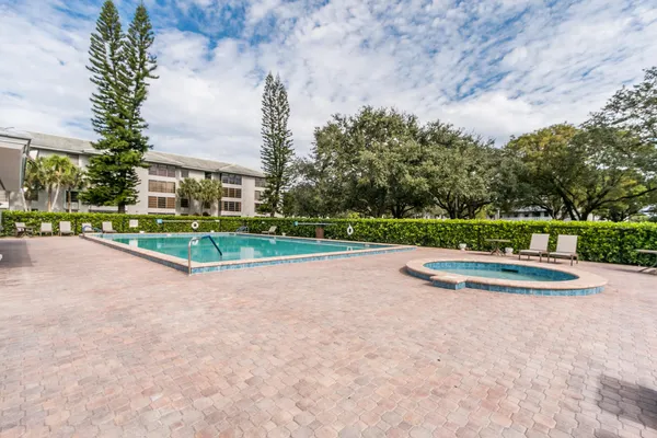 $2,500 | 1518 Whitehall Drive, Unit 204, Davie, FL 33324