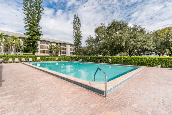 $2,500 | 1518 Whitehall Drive, Unit 204, Davie, FL 33324