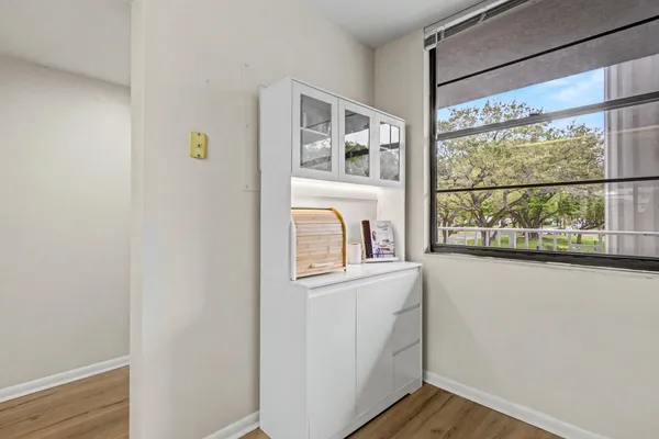 $2,500 | 1518 Whitehall Drive, Unit 204, Davie, FL 33324