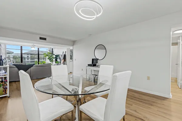 $2,500 | 1518 Whitehall Drive, Unit 204, Davie, FL 33324