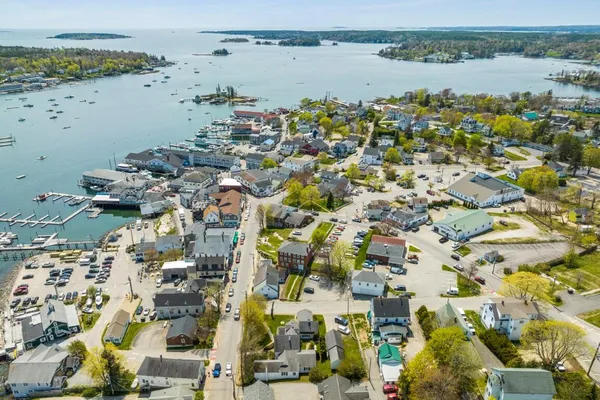 $795,000 | 34 Townsend Avenue, Boothbay Harbor, ME 04538