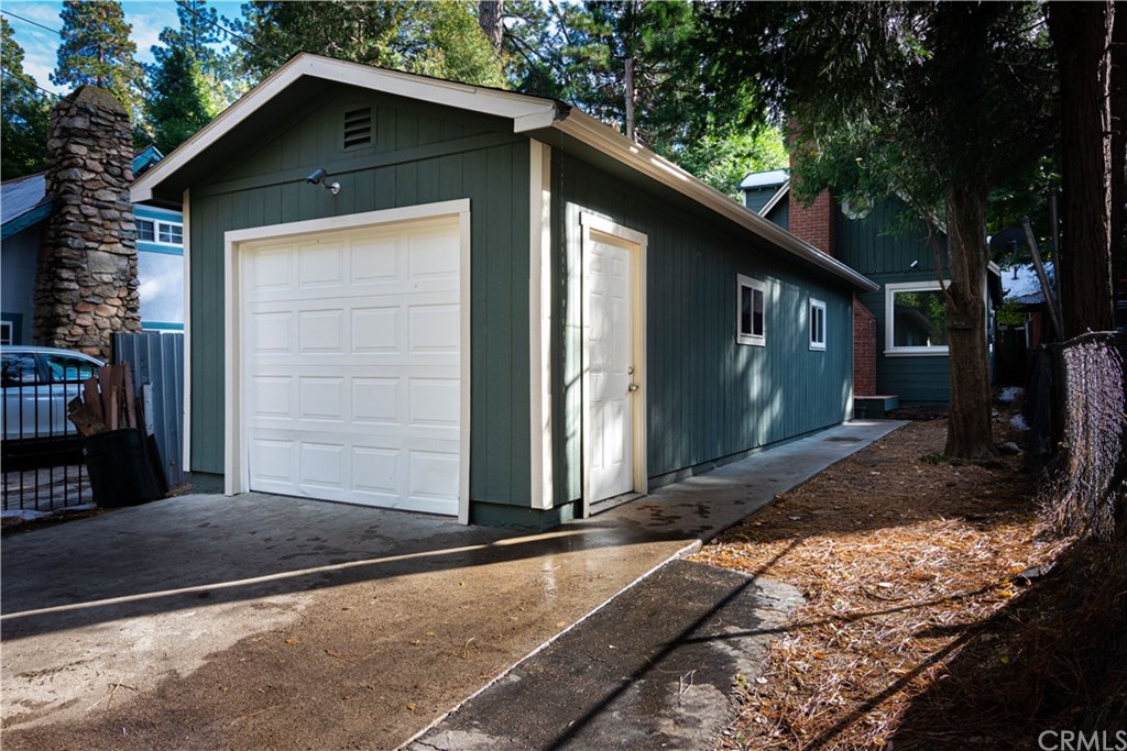 23871 Straight Way Crestline, CA 92325 - Photo 1 of 1 Tandem Garage!