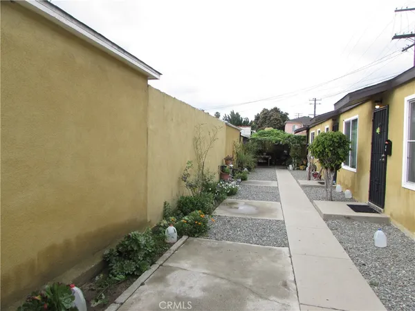 $865,000 | 5115 Loma Vista Avenue, Maywood, CA 90270