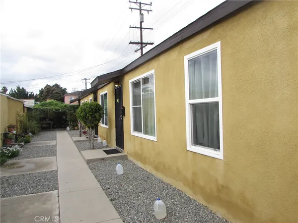 $865,000 | 5115 Loma Vista Avenue, Maywood, CA 90270