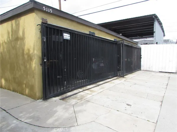 $865,000 | 5115 Loma Vista Avenue, Maywood, CA 90270