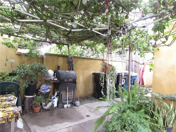 $865,000 | 5115 Loma Vista Avenue, Maywood, CA 90270