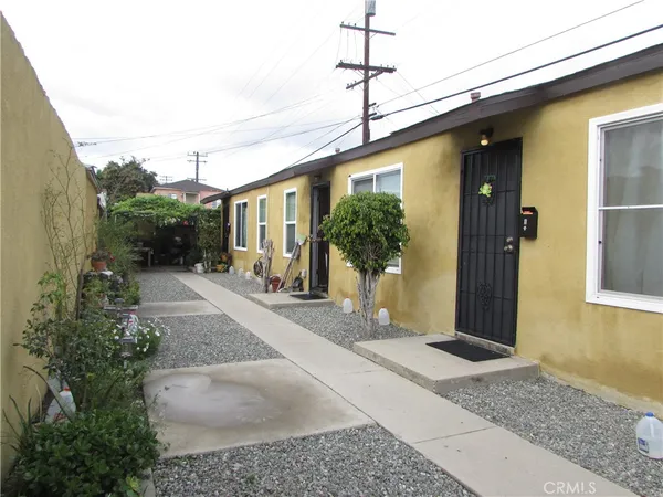 $865,000 | 5115 Loma Vista Avenue, Maywood, CA 90270