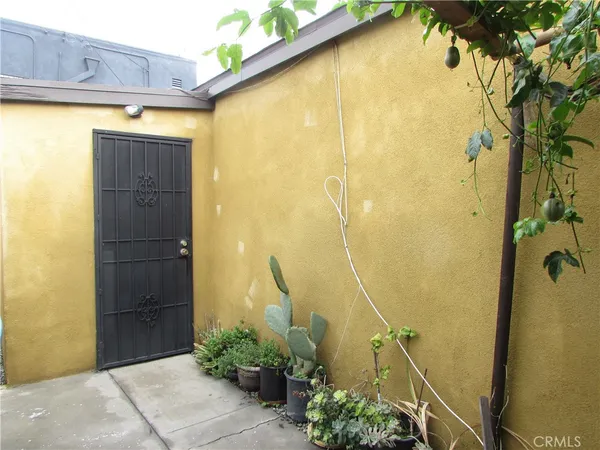 $865,000 | 5115 Loma Vista Avenue, Maywood, CA 90270