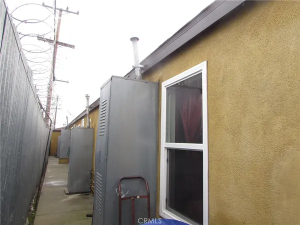 $865,000 | 5115 Loma Vista Avenue, Maywood, CA 90270