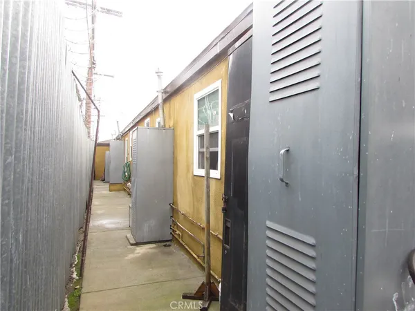 $865,000 | 5115 Loma Vista Avenue, Maywood, CA 90270