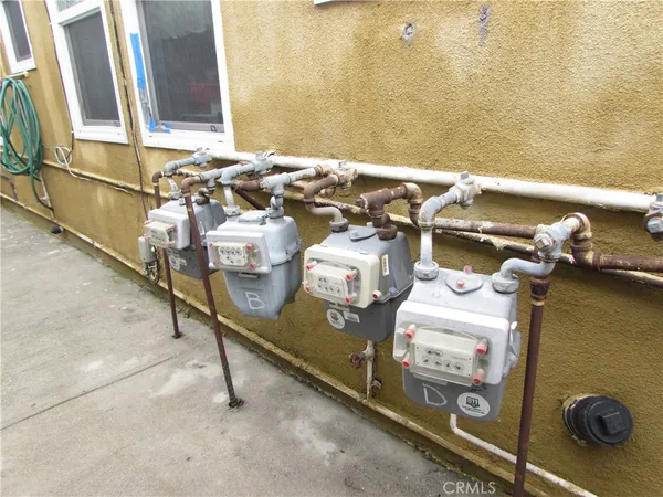 $865,000 | 5115 Loma Vista Avenue, Maywood, CA 90270