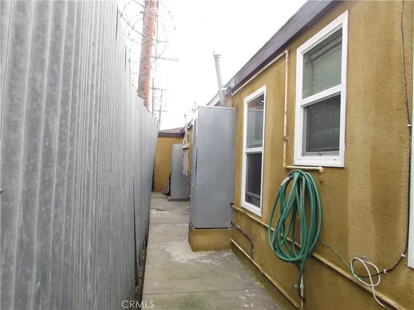 $865,000 | 5115 Loma Vista Avenue, Maywood, CA 90270