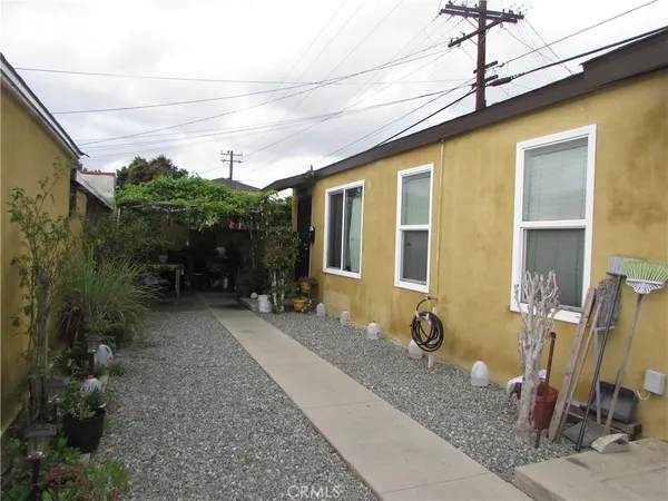 $865,000 | 5115 Loma Vista Avenue, Maywood, CA 90270