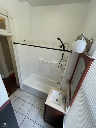 $845 | 410 East 16th Street, Unit 2, Indianapolis, IN 46202