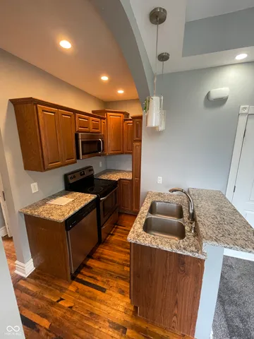 $995 | 410 East 16th Street, Unit 2, Indianapolis, IN 46202