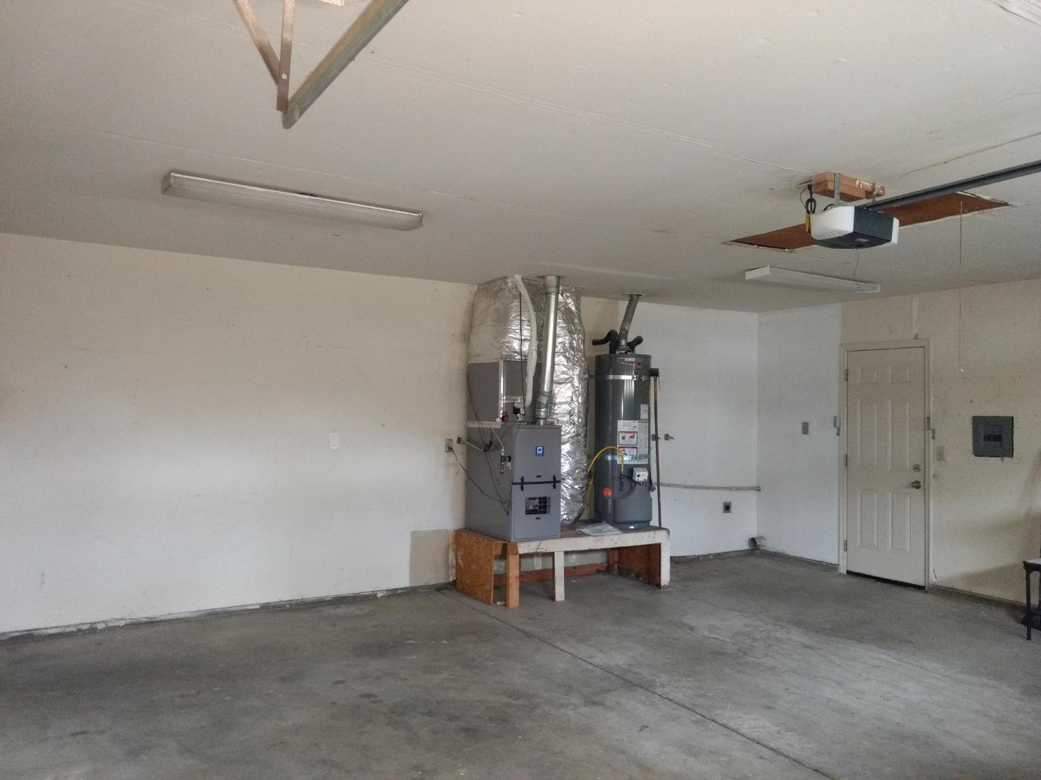 1432 Don Pedro Road Ceres, CA 95307 - Photo 53 of 56 a view of a room with gym equipment