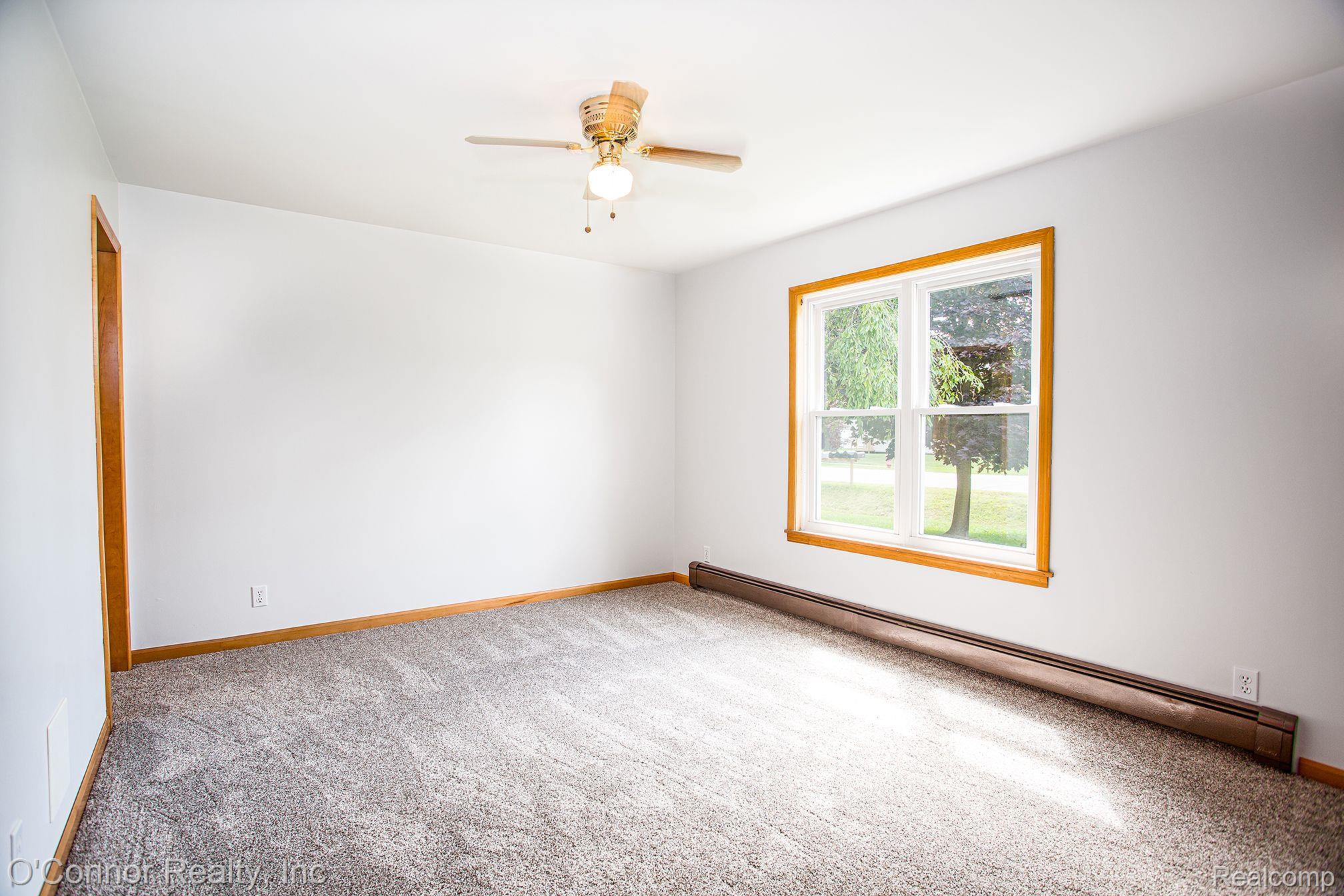 4212 Ravenswood Road Port Huron, MI 48060 - Photo 9 of 22 Gallery Image 9