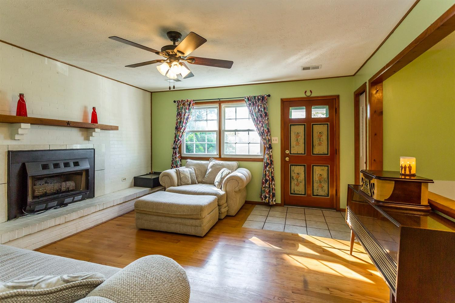 446 Sand Hill Road Irvine, KY 40336 - Photo 4 of 29 Photo 4